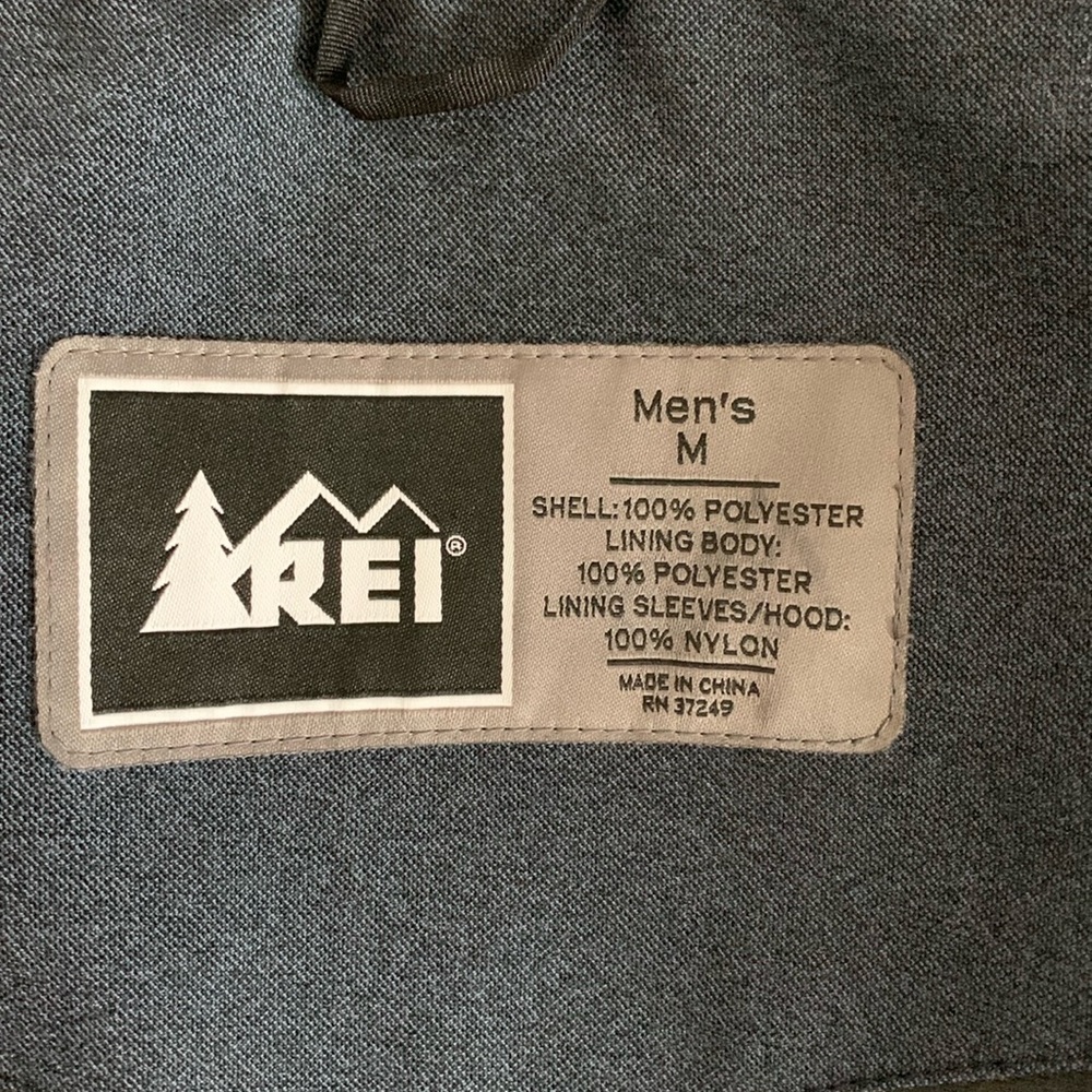 REI Co-Op Men's winter jacket durable outdoors - Picture 10 of 10